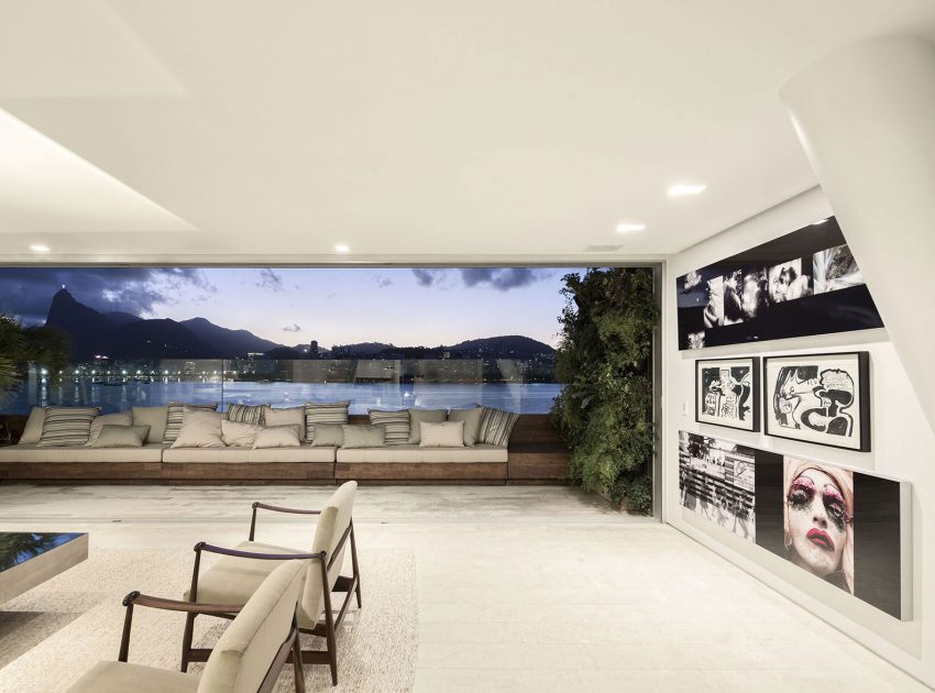 A Stylish Modern Home Sparkles with Classy and Luxurious Interiors in Rio de Janeiro by Studio Arthur Casas (4)