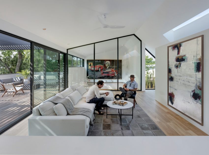 A Stylish Modern Home for a Car Collector in Austin, Texas by Matt Fajkus Architecture (14)