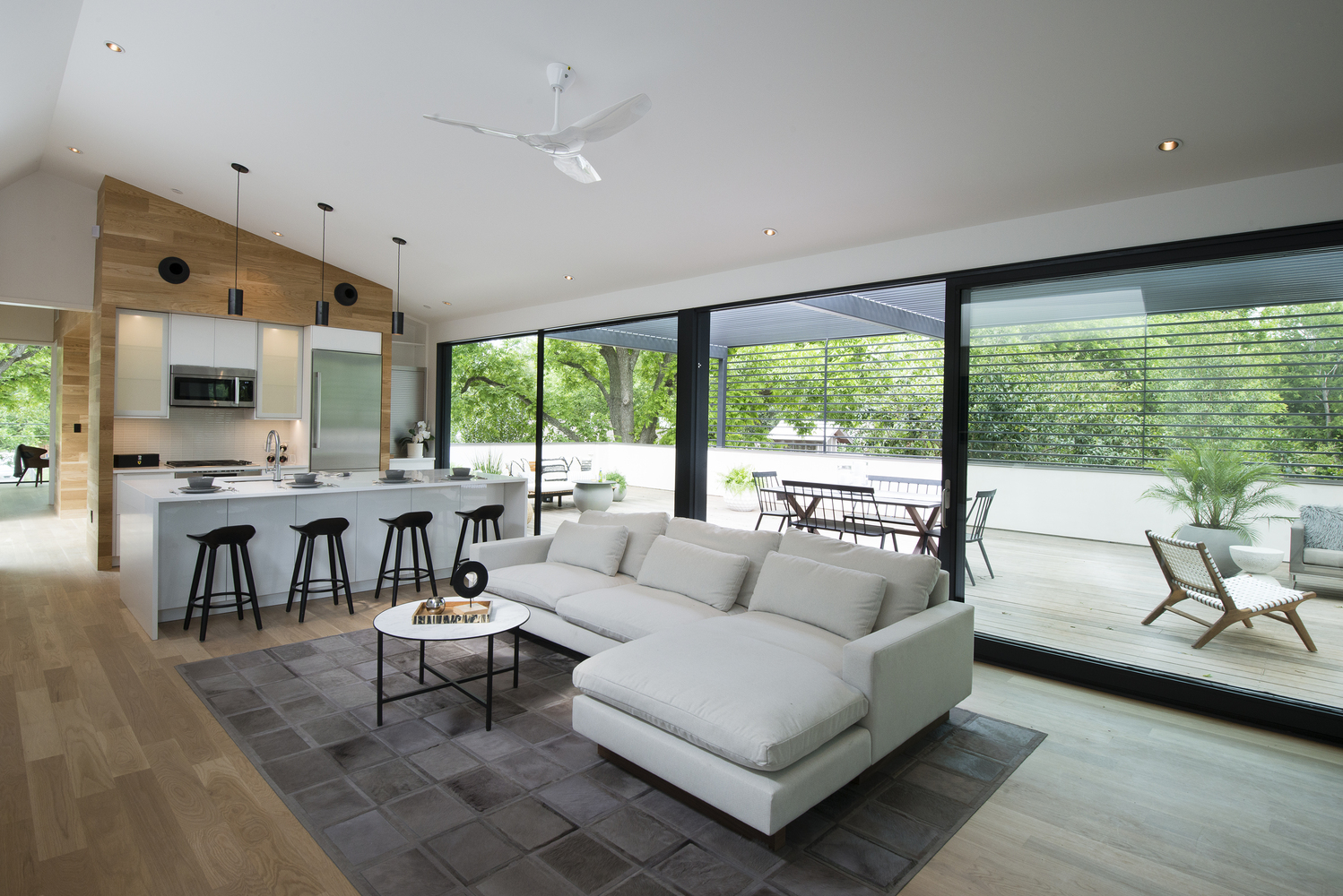 A Stylish Modern Home for a Car Collector in Austin, Texas by Matt Fajkus Architecture (16)