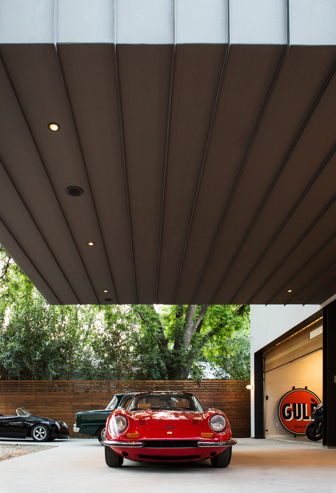 A Stylish Modern Home for a Car Collector in Austin, Texas by Matt Fajkus Architecture (6)