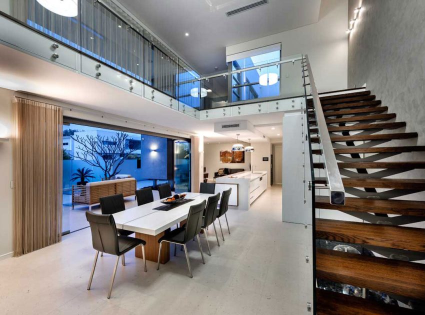 A Stylish Modern Home with Cheerful and Unique Interior Filled with Smart Color in Perth by Granwood by Zorzi (11)