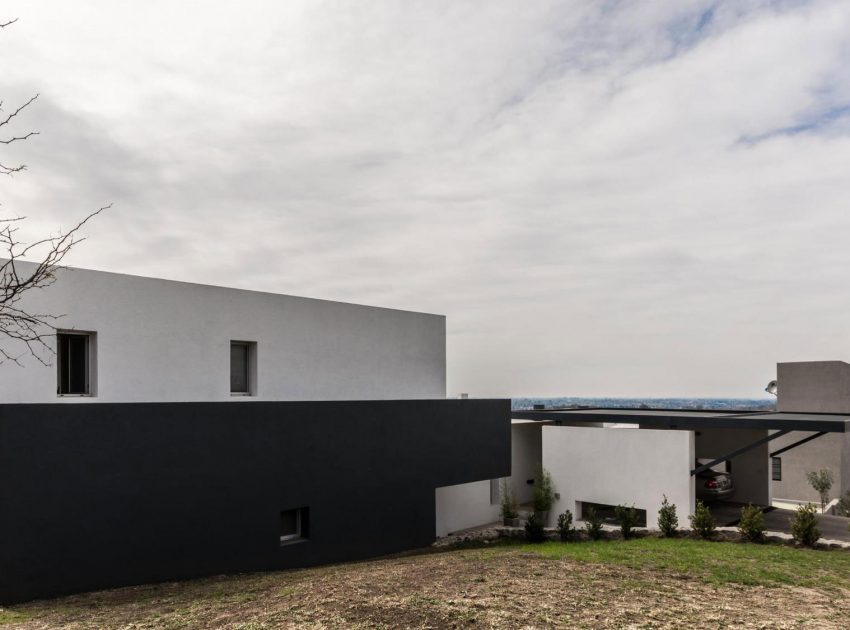 A Stylish Modern Home with Opaque Facade and Clean Lines in Cordoba, Argentina by Federico Olmedo (1)