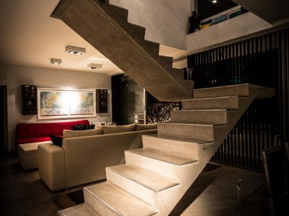 A Stylish Modern Home with Opaque Facade and Clean Lines in Cordoba, Argentina by Federico Olmedo (10)