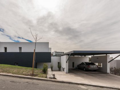 A Stylish Modern Home with Opaque Facade and Clean Lines in Cordoba, Argentina by Federico Olmedo (2)