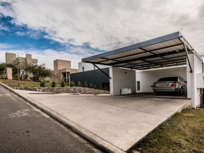A Stylish Modern Home with Opaque Facade and Clean Lines in Cordoba, Argentina by Federico Olmedo (3)