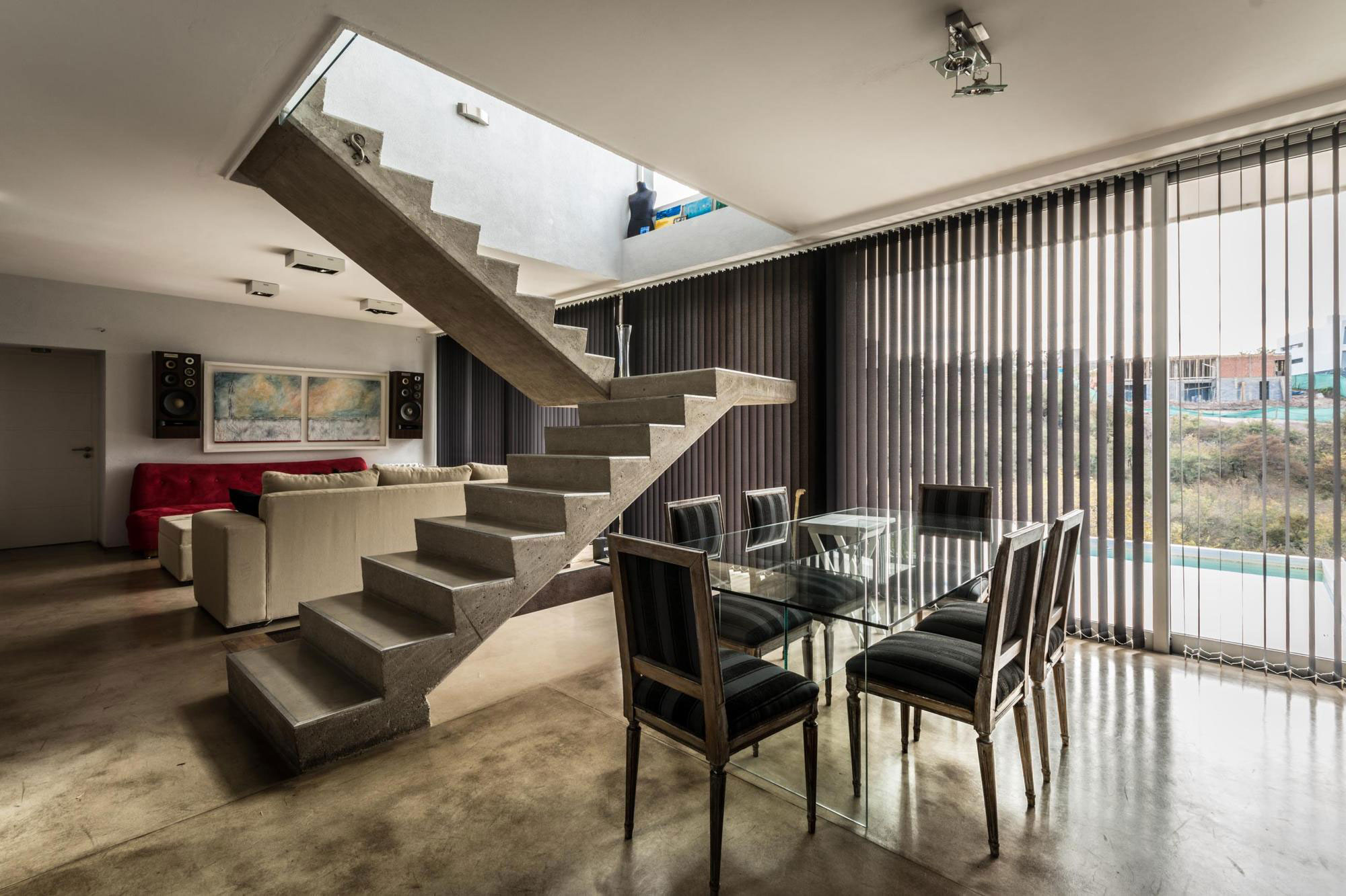 A Stylish Modern Home with Opaque Facade and Clean Lines in Cordoba, Argentina by Federico Olmedo (9)