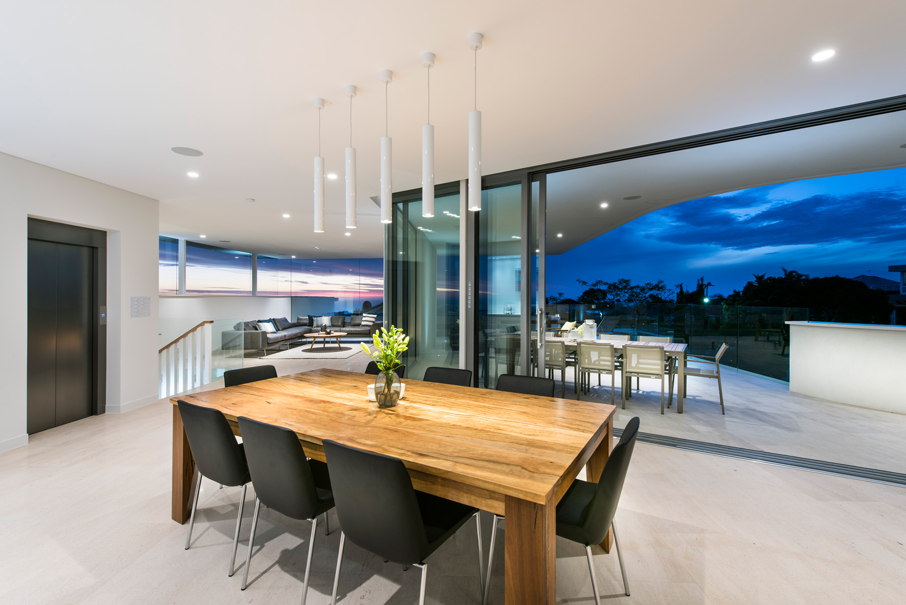 A Stylish Modern Home with Strong Clean Lines and Minimalist Aesthetic in Perth, Australia by Cambuild & Banham Architects (15)