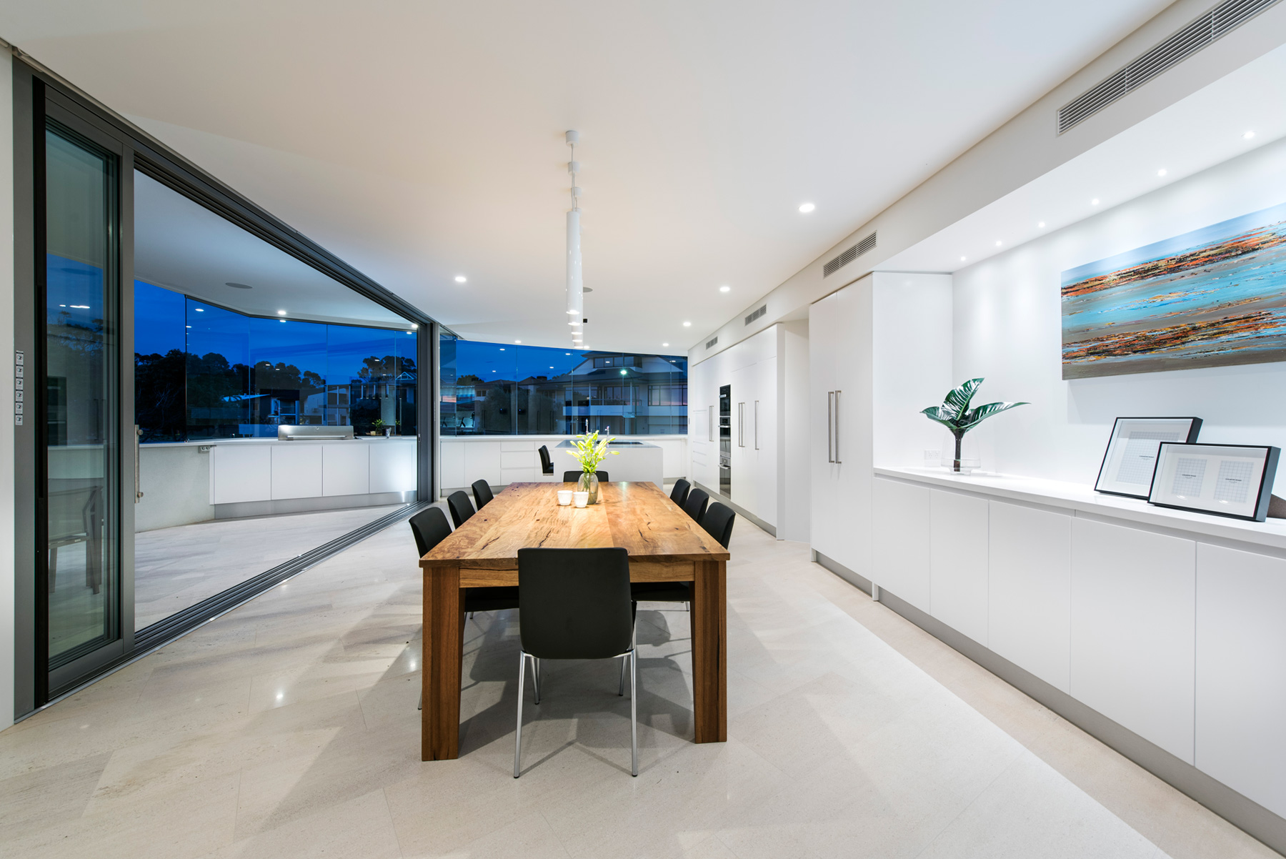 A Stylish Modern Home with Strong Clean Lines and Minimalist Aesthetic in Perth, Australia by Cambuild & Banham Architects (17)