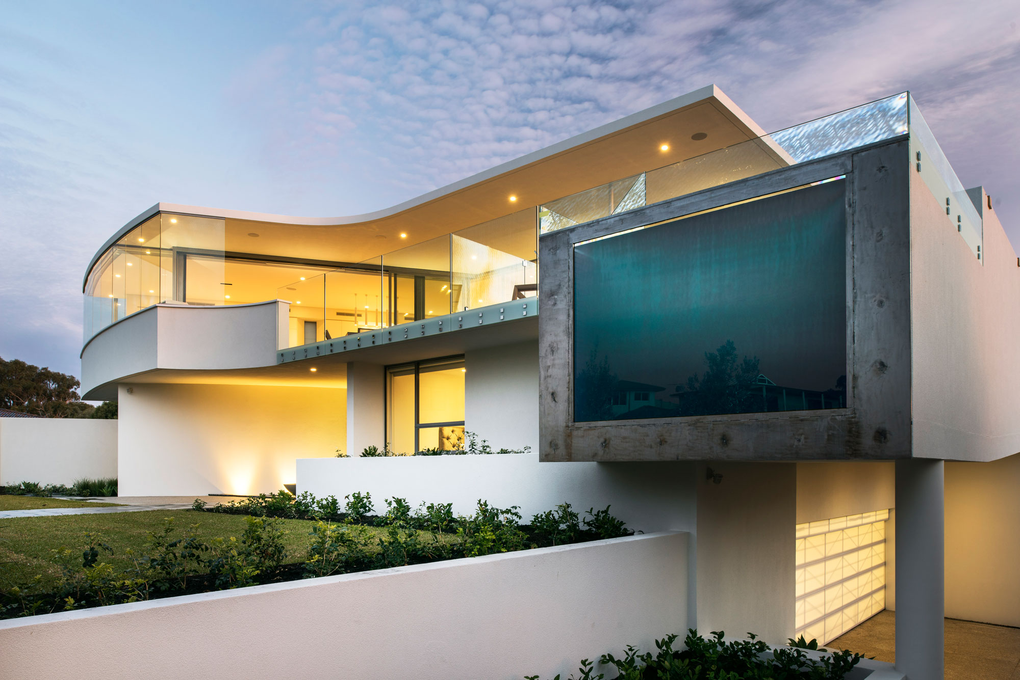 A Stylish Modern Home with Strong Clean Lines and Minimalist Aesthetic in Perth, Australia by Cambuild & Banham Architects (2)