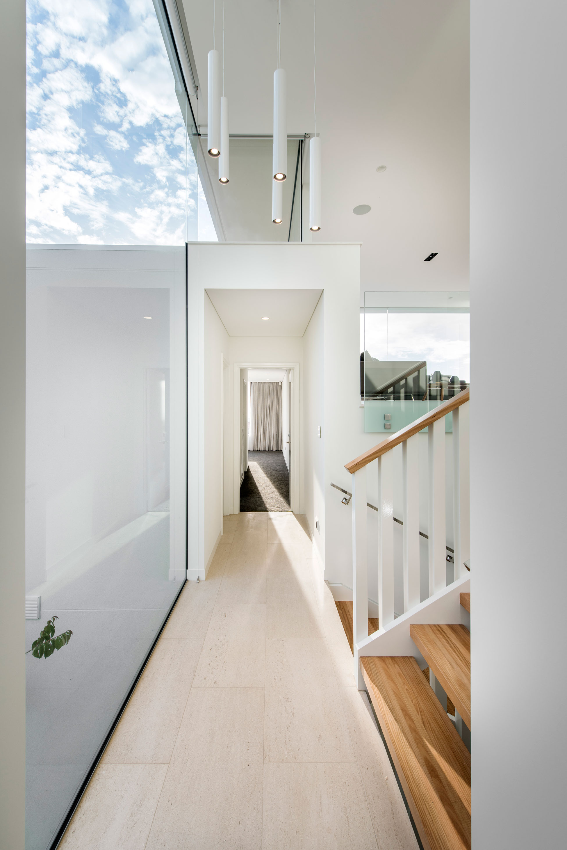 A Stylish Modern Home with Strong Clean Lines and Minimalist Aesthetic in Perth, Australia by Cambuild & Banham Architects (21)