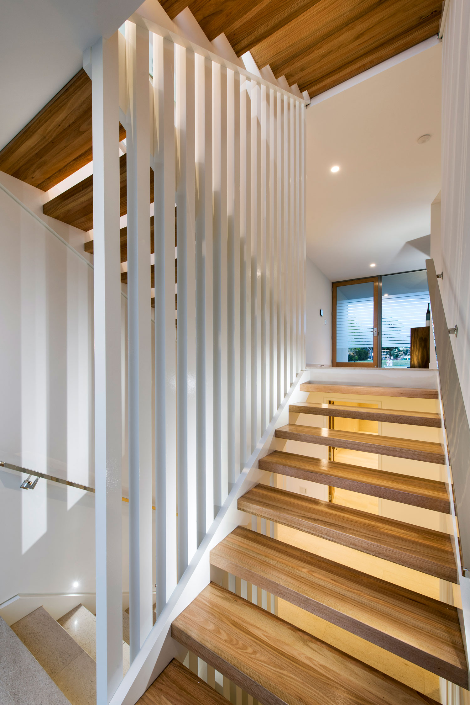 A Stylish Modern Home with Strong Clean Lines and Minimalist Aesthetic in Perth, Australia by Cambuild & Banham Architects (23)