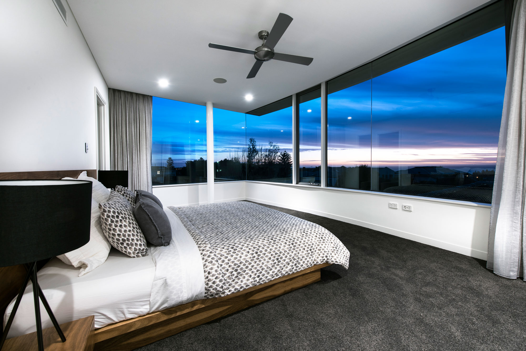 A Stylish Modern Home with Strong Clean Lines and Minimalist Aesthetic in Perth, Australia by Cambuild & Banham Architects (29)