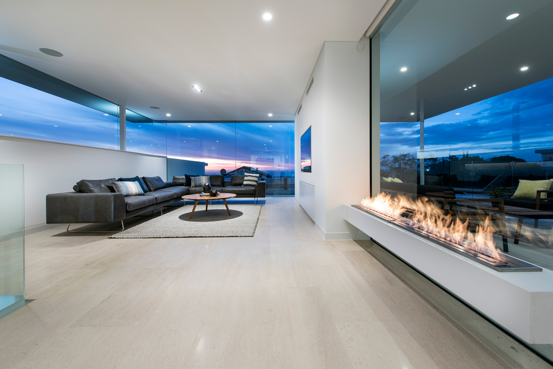 A Stylish Modern Home with Strong Clean Lines and Minimalist Aesthetic in Perth, Australia by Cambuild & Banham Architects (9)