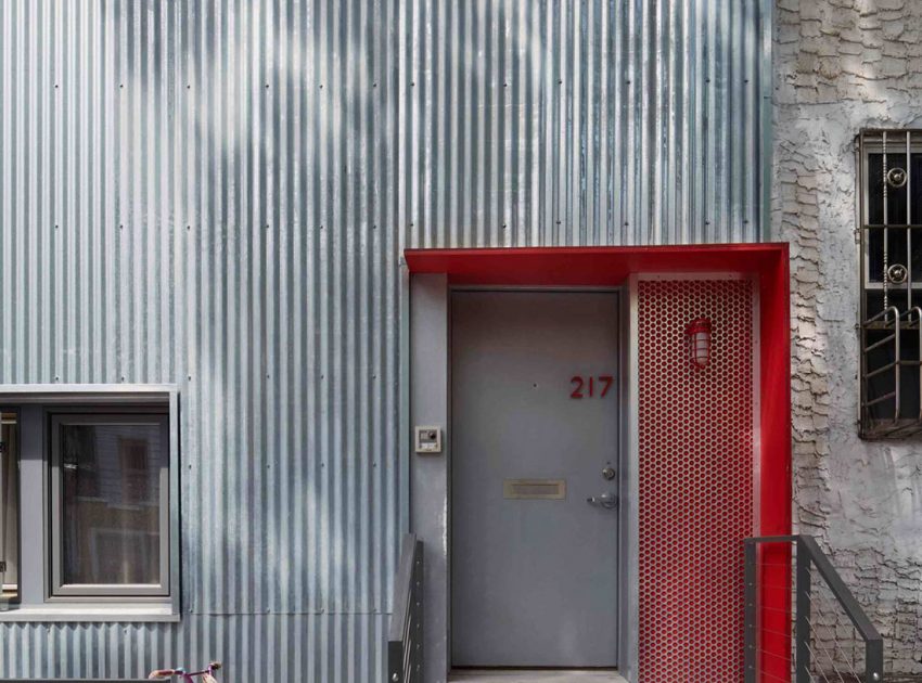 A Stylish Modern Light-Filled Home with Smart Red Accents in Brooklyn by Etelamaki Architecture (3)