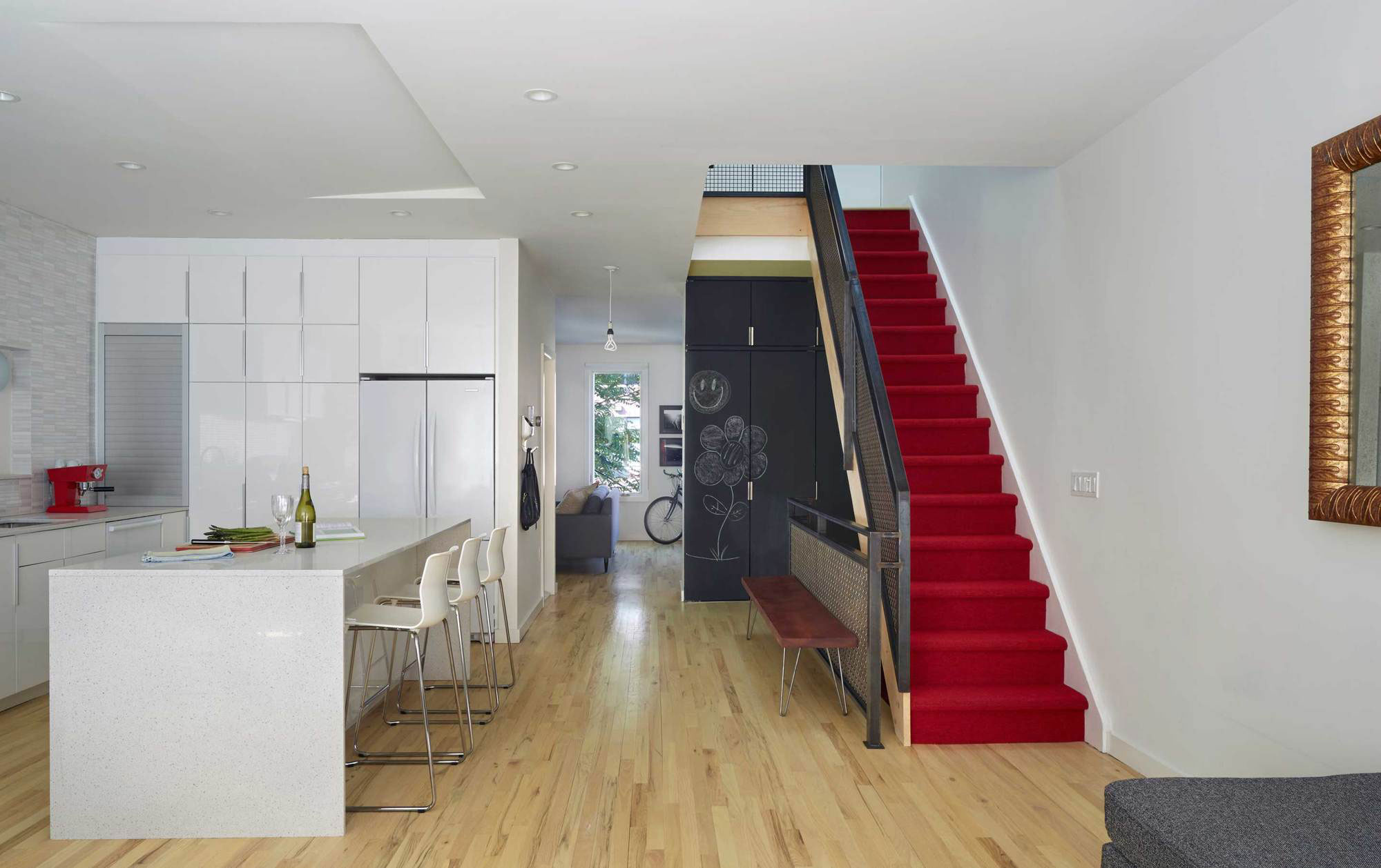 A Stylish Modern Light-Filled Home with Smart Red Accents in Brooklyn by Etelamaki Architecture (6)