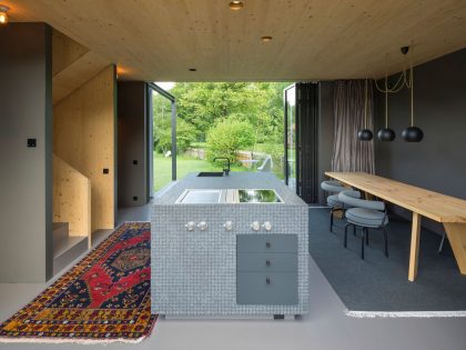 A Stylish Modern Wooden House with Cantilevered Terrace in Auerbach, Germany by Arnhard & Eck (12)