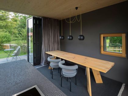 A Stylish Modern Wooden House with Cantilevered Terrace in Auerbach, Germany by Arnhard & Eck (16)