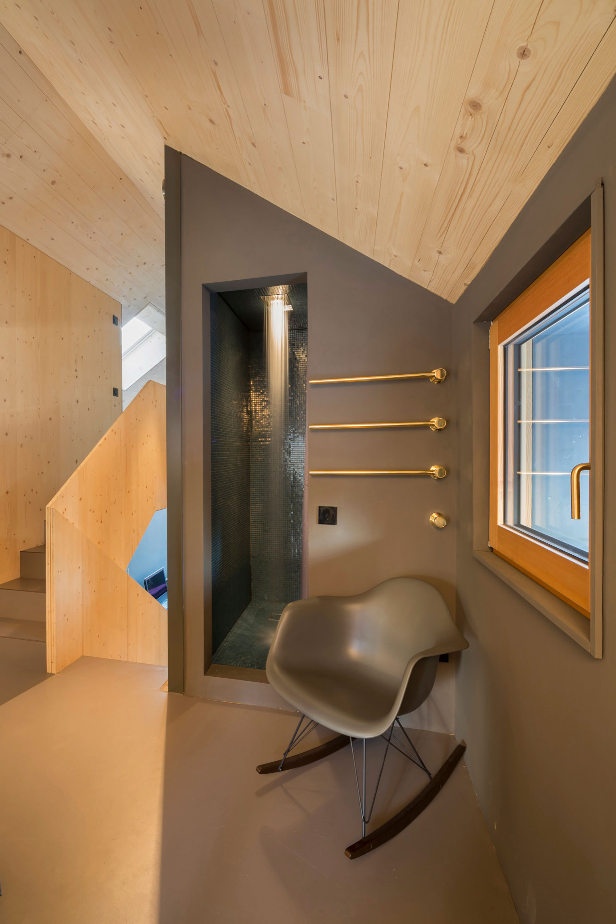 A Stylish Modern Wooden House with Cantilevered Terrace in Auerbach, Germany by Arnhard & Eck (19)