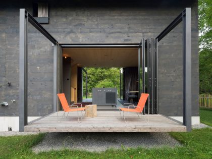 A Stylish Modern Wooden House with Cantilevered Terrace in Auerbach, Germany by Arnhard & Eck (2)