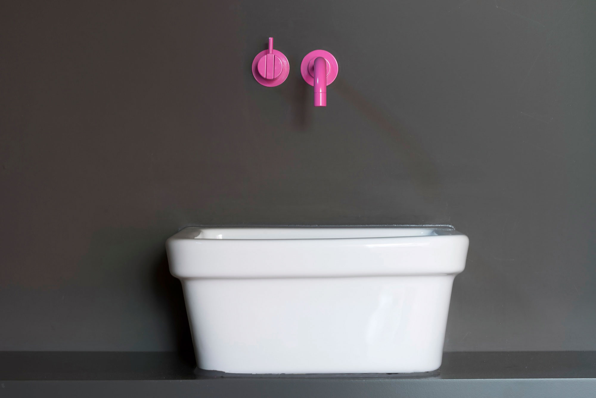 A Stylish Modern Wooden House with Cantilevered Terrace in Auerbach, Germany by Arnhard & Eck (23)