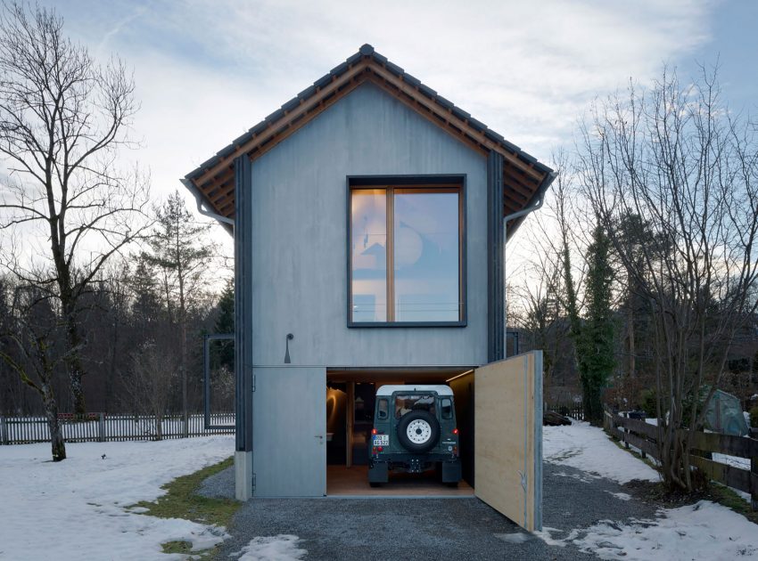 A Stylish Modern Wooden House with Cantilevered Terrace in Auerbach, Germany by Arnhard & Eck (25)