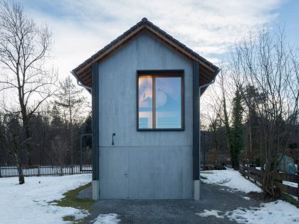 A Stylish Modern Wooden House with Cantilevered Terrace in Auerbach, Germany by Arnhard & Eck (26)