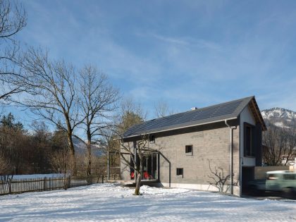 A Stylish Modern Wooden House with Cantilevered Terrace in Auerbach, Germany by Arnhard & Eck (28)