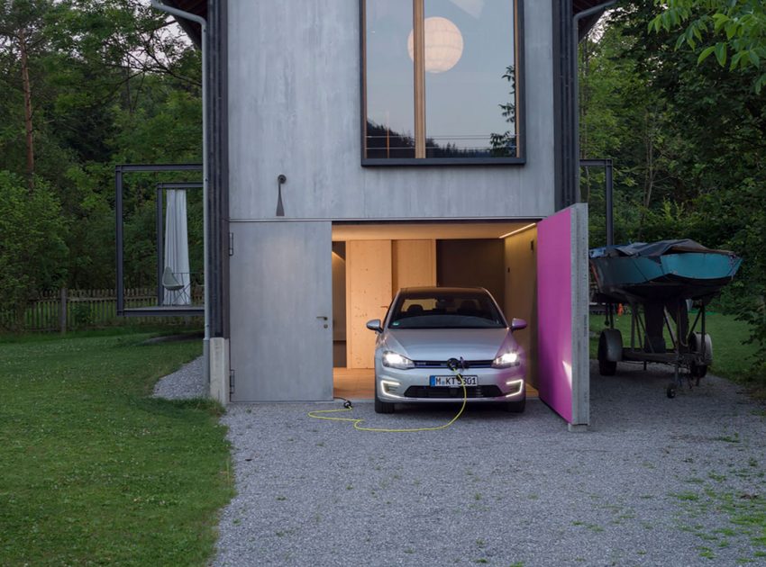 A Stylish Modern Wooden House with Cantilevered Terrace in Auerbach, Germany by Arnhard & Eck (6)