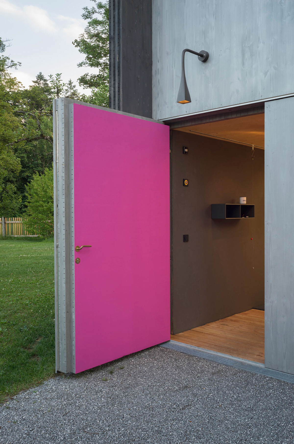 A Stylish Modern Wooden House with Cantilevered Terrace in Auerbach, Germany by Arnhard & Eck (8)