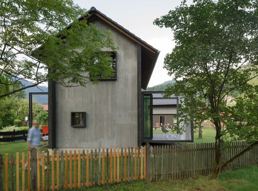 A Stylish Modern Wooden House with Cantilevered Terrace in Auerbach, Germany by Arnhard & Eck (9)