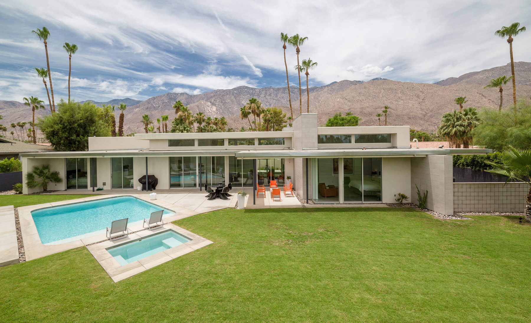 A Stylish and Beautiful Mid-Century Home with Industrial Vibe in Palm Springs by OJMR-Architects (2)