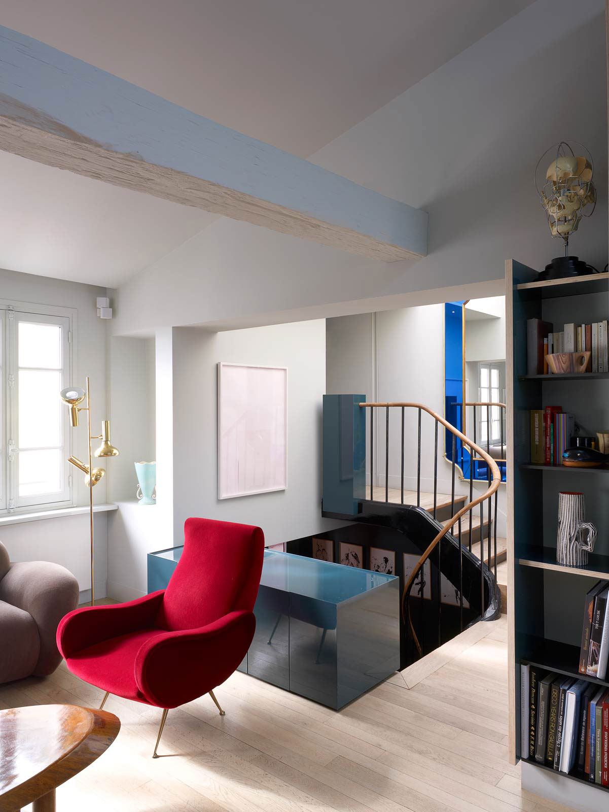 A Stylish and Bold Apartment with Vibrant Personality in Paris, France by Régis Larroque (3)