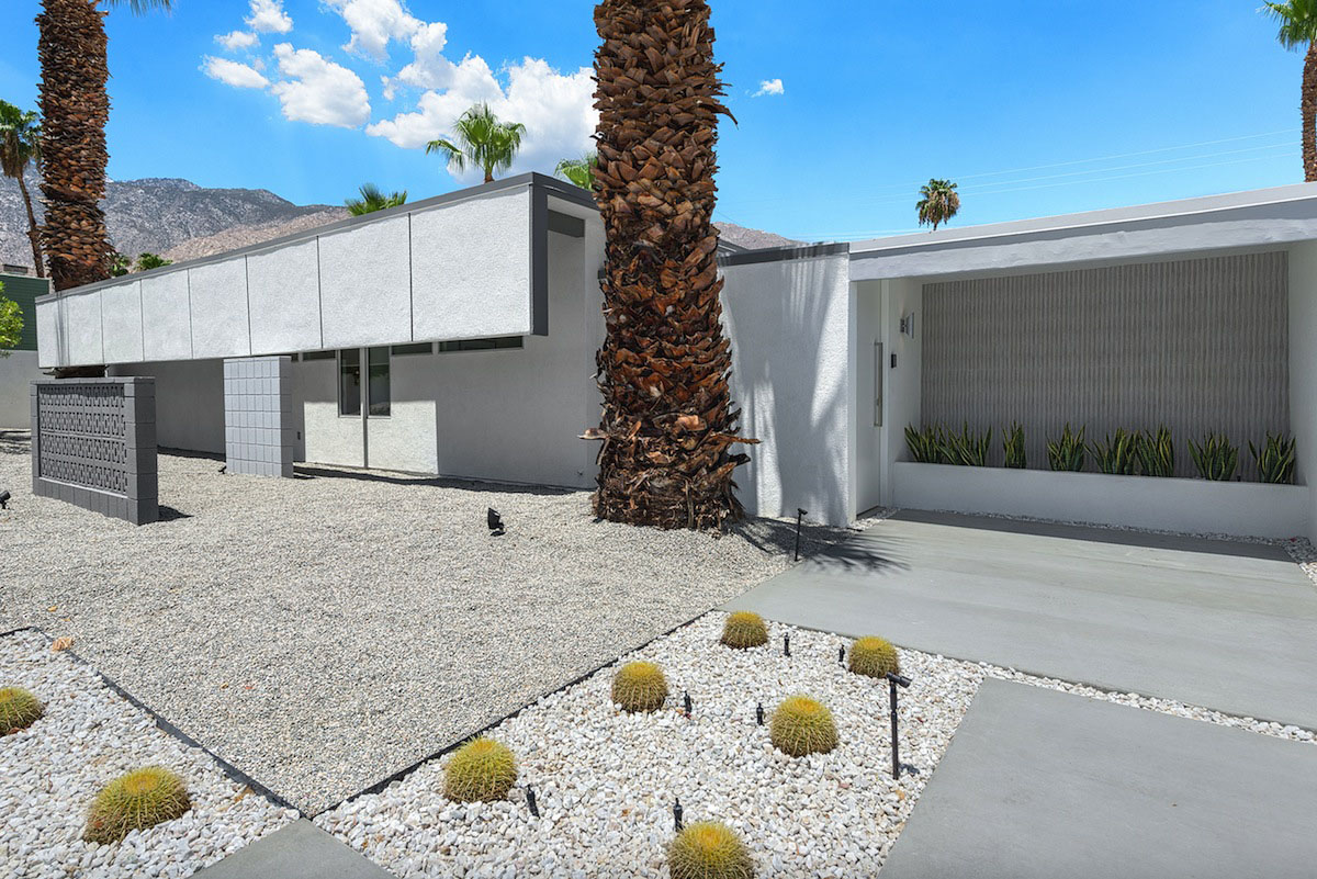 A Stylish and Bright Modern Home Full of Luxurious Details in Palm Springs by H3K Design (1)
