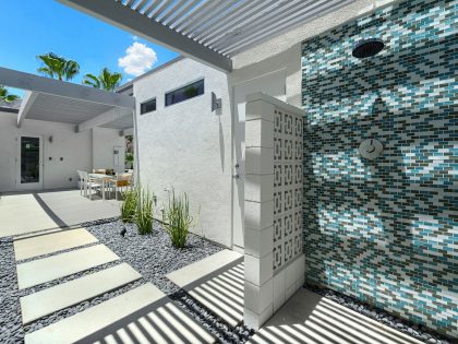 A Stylish and Bright Modern Home Full of Luxurious Details in Palm Springs by H3K Design (10)