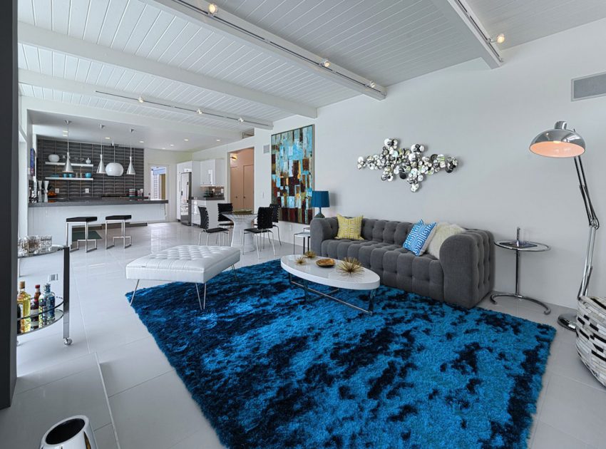 A Stylish and Bright Modern Home Full of Luxurious Details in Palm Springs by H3K Design (14)