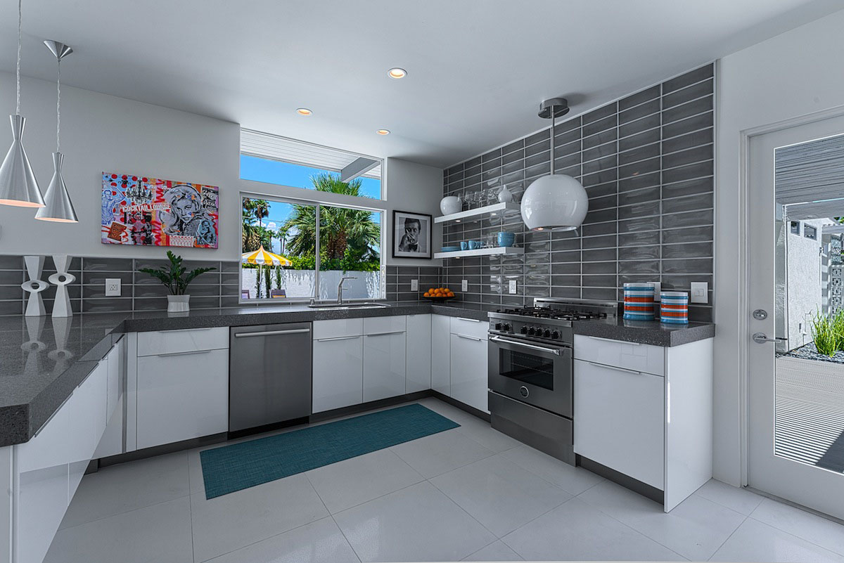 A Stylish and Bright Modern Home Full of Luxurious Details in Palm Springs by H3K Design (19)