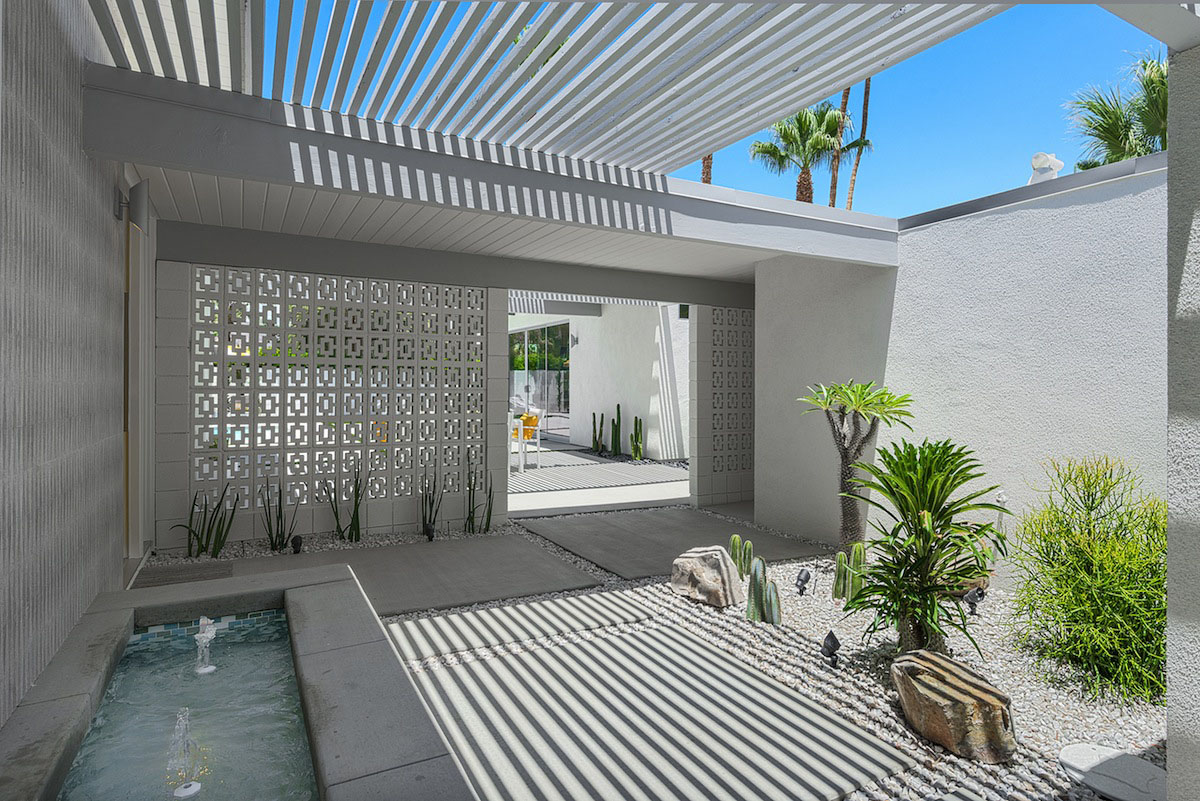 A Stylish and Bright Modern Home Full of Luxurious Details in Palm Springs by H3K Design (2)