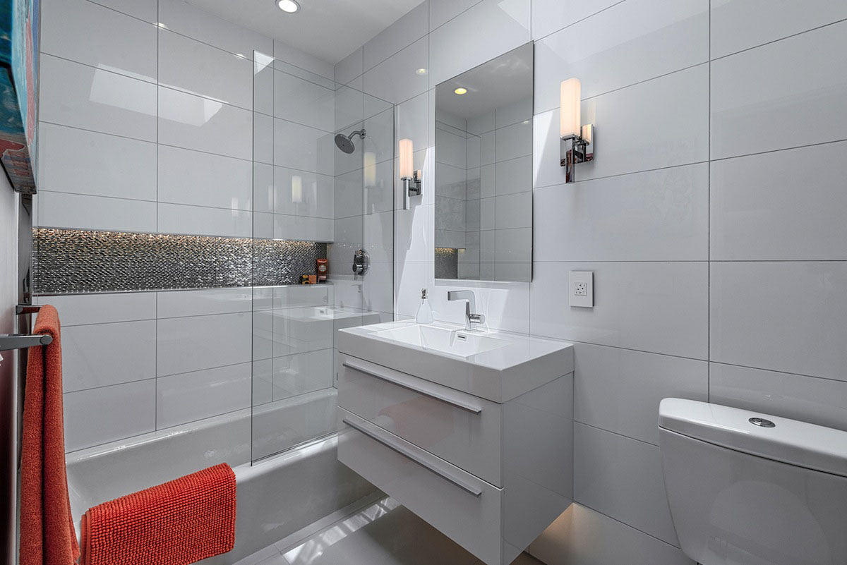 A Stylish and Bright Modern Home Full of Luxurious Details in Palm Springs by H3K Design (29)