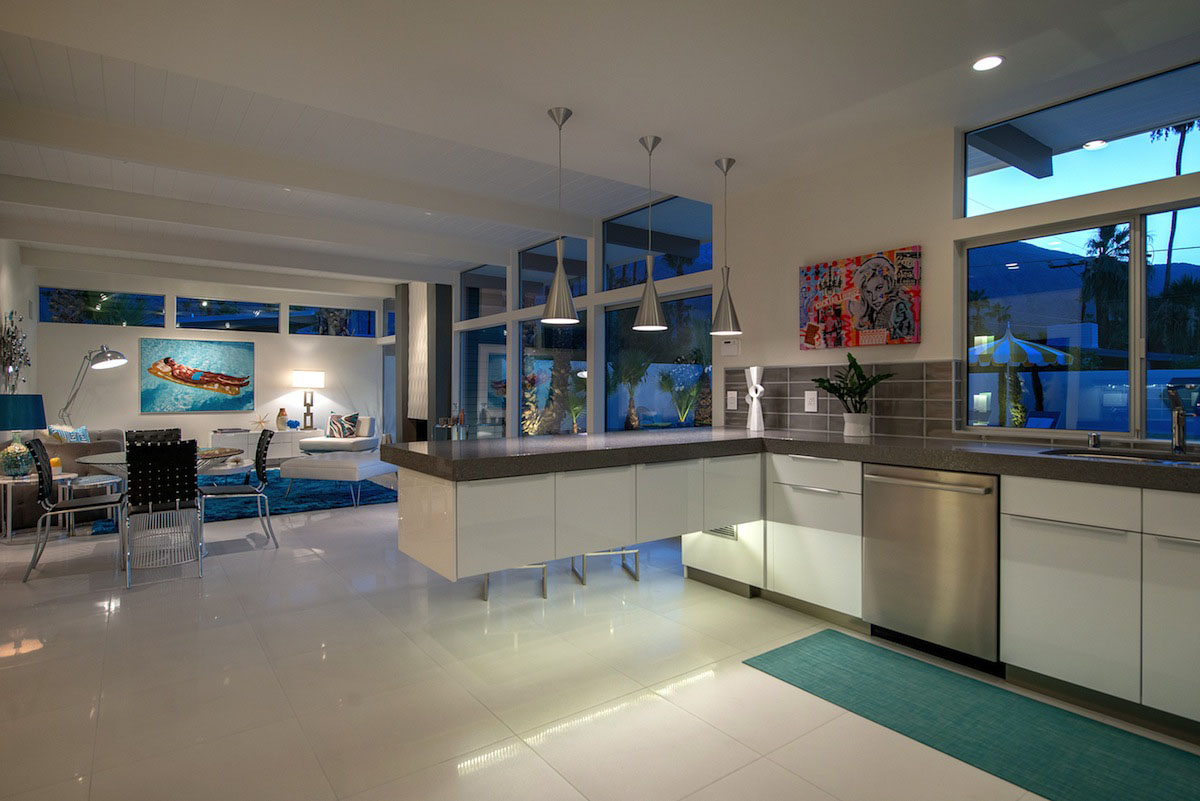 A Stylish and Bright Modern Home Full of Luxurious Details in Palm Springs by H3K Design (33)