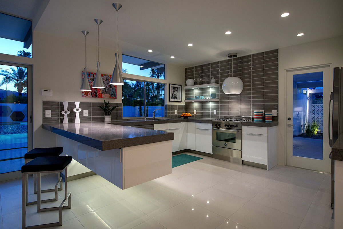 A Stylish and Bright Modern Home Full of Luxurious Details in Palm Springs by H3K Design (34)