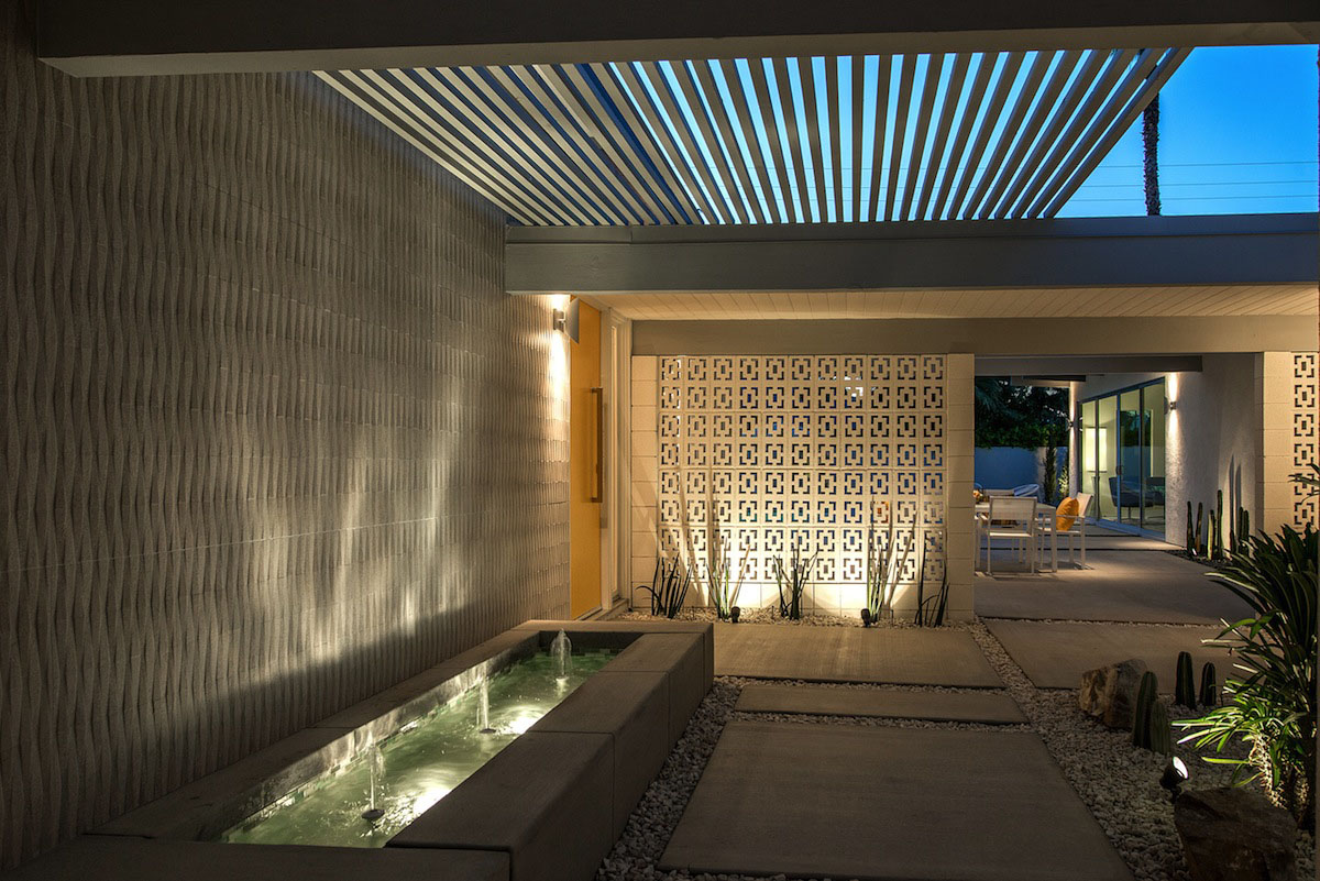 A Stylish and Bright Modern Home Full of Luxurious Details in Palm Springs by H3K Design (36)