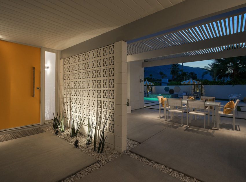 A Stylish and Bright Modern Home Full of Luxurious Details in Palm Springs by H3K Design (38)