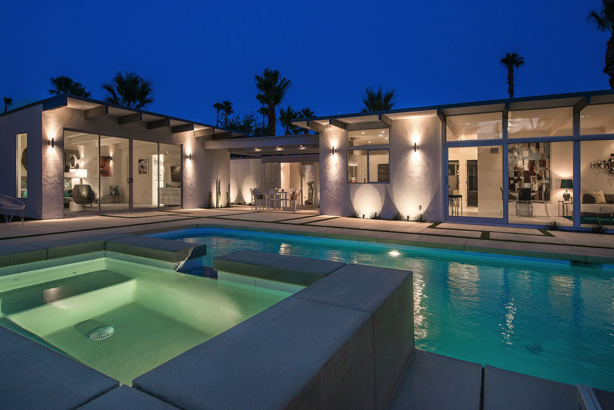 A Stylish and Bright Modern Home Full of Luxurious Details in Palm Springs by H3K Design (40)