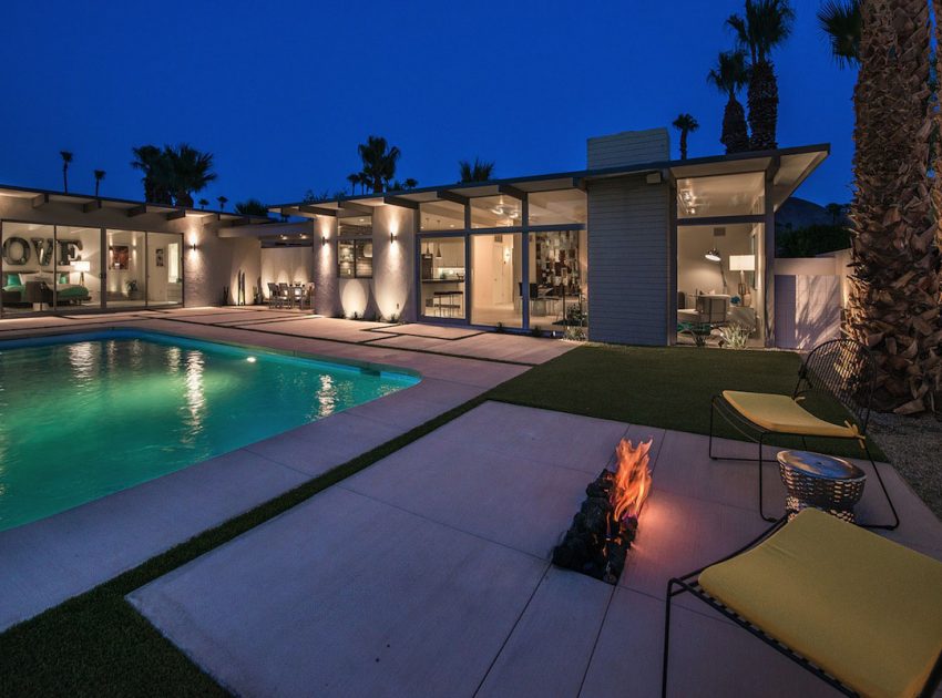 A Stylish and Bright Modern Home Full of Luxurious Details in Palm Springs by H3K Design (41)