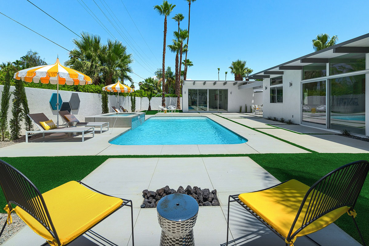 A Stylish and Bright Modern Home Full of Luxurious Details in Palm Springs by H3K Design (5)