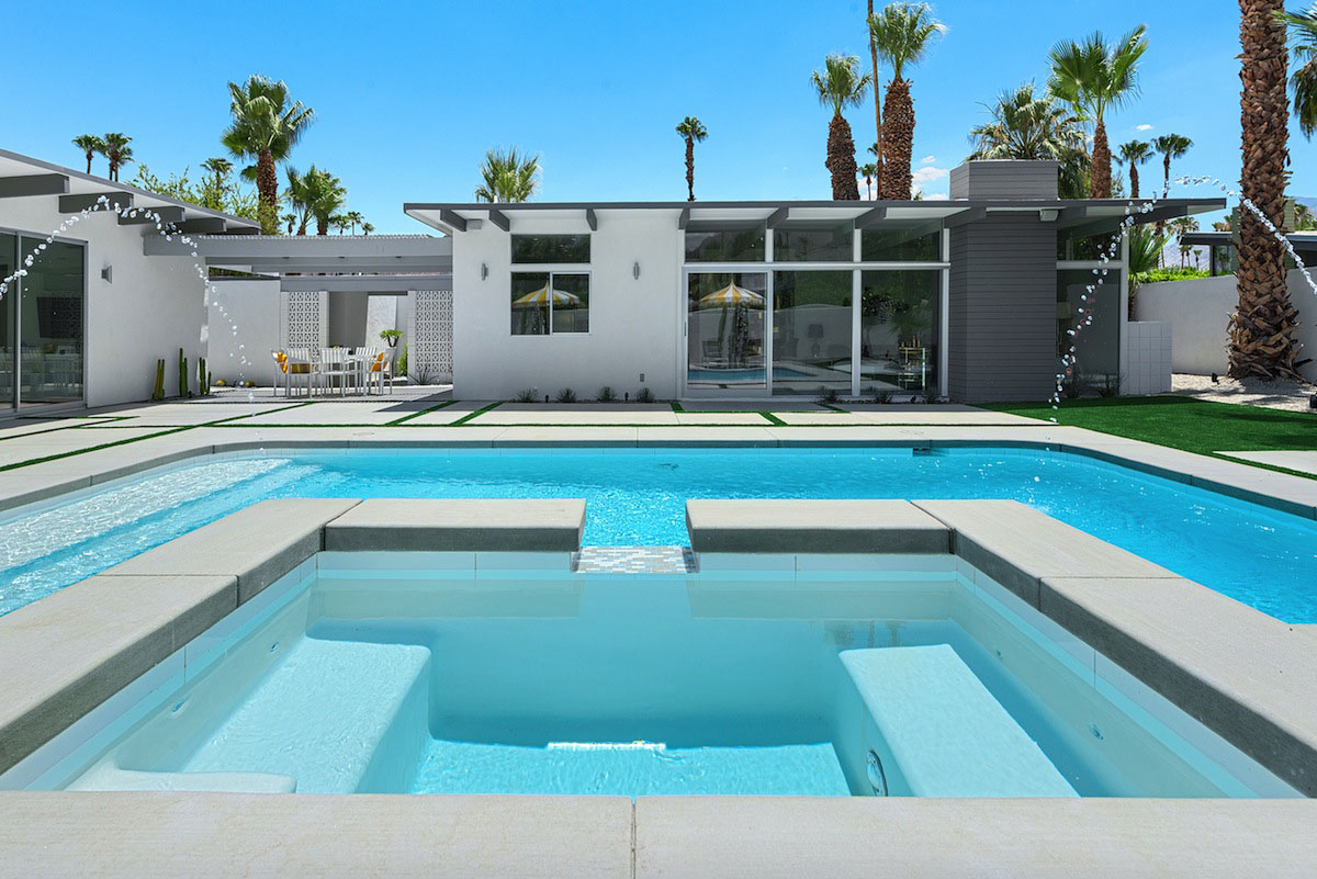A Stylish and Bright Modern Home Full of Luxurious Details in Palm Springs by H3K Design (7)