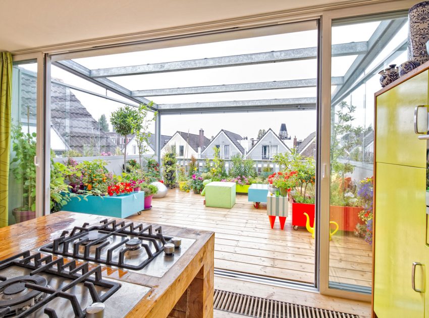 A Stylish and Colorful Apartment with Roof Terrace in Rotterdam, The Netherlands by HUNK design (11)