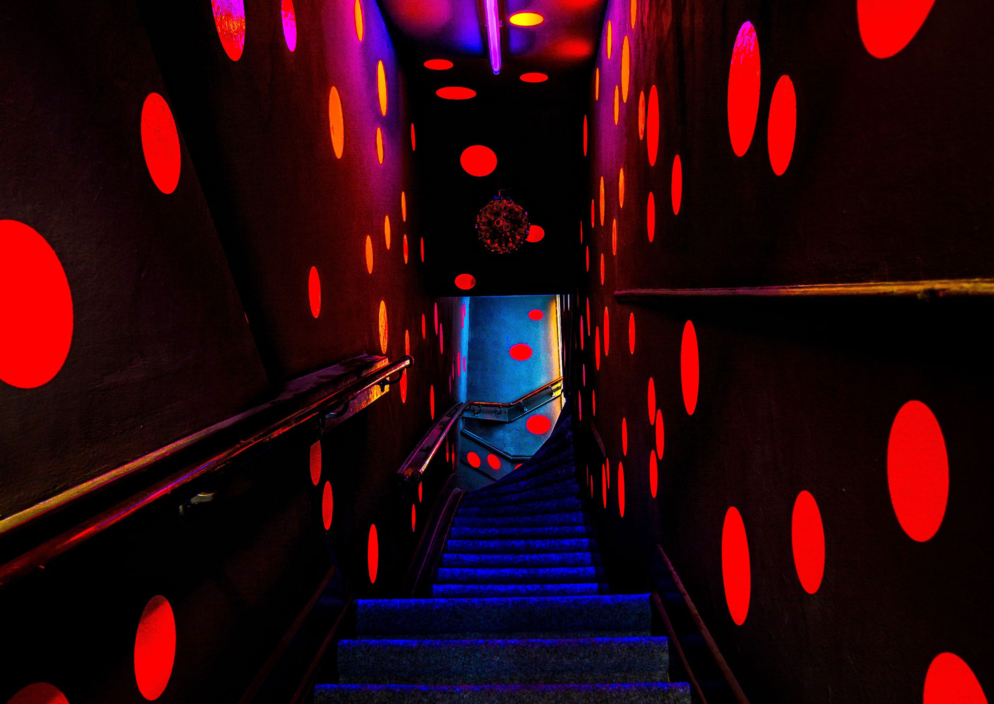 A Stylish and Colorful Apartment with Roof Terrace in Rotterdam, The Netherlands by HUNK design (12)