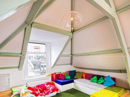 A Stylish and Colorful Apartment with Roof Terrace in Rotterdam, The Netherlands by HUNK design (7)