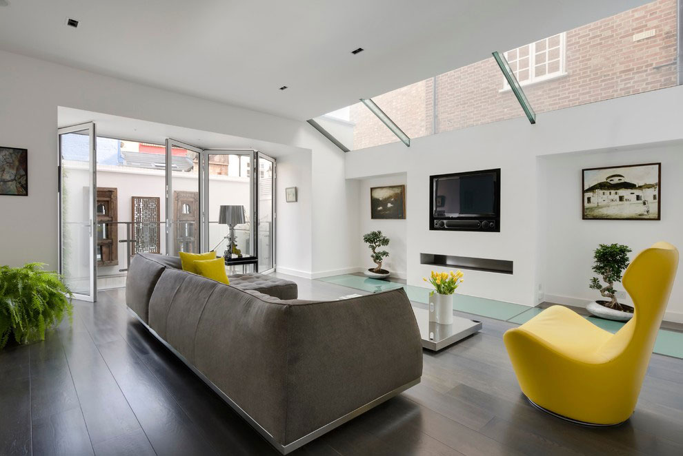 A Stylish and Colorful Home Blends Contemporary with Rustic Style in Chelsea by City Interiors (1)